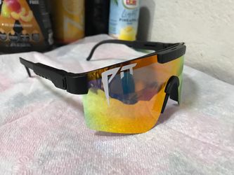 SUNGLASSES