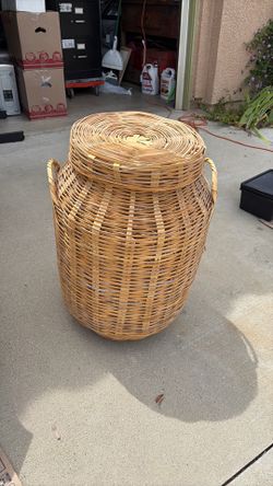 Basket laundry/decor
