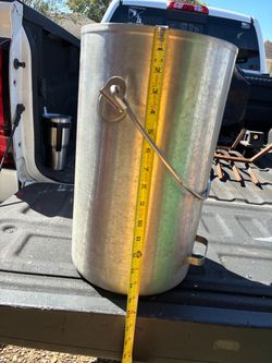 Aluminum bucket
