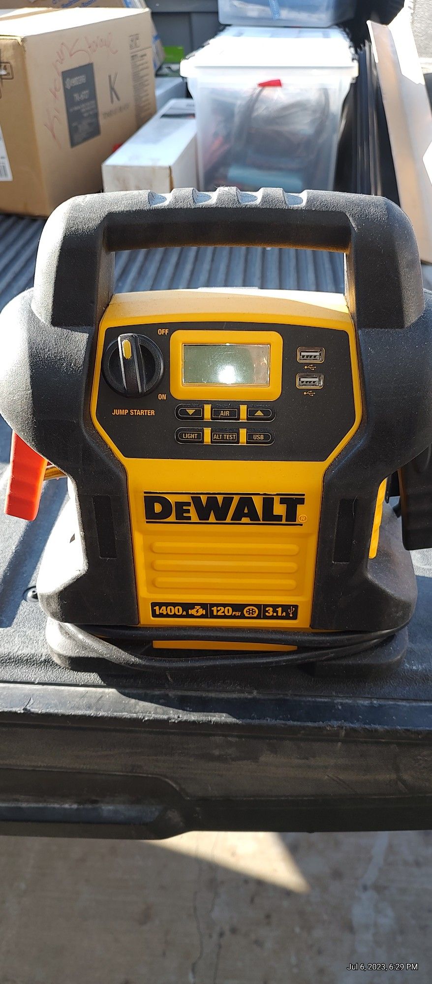 Dewalt 1400 Amp Jump Starter w/ 120 PSI & 3.1A USB for Sale in