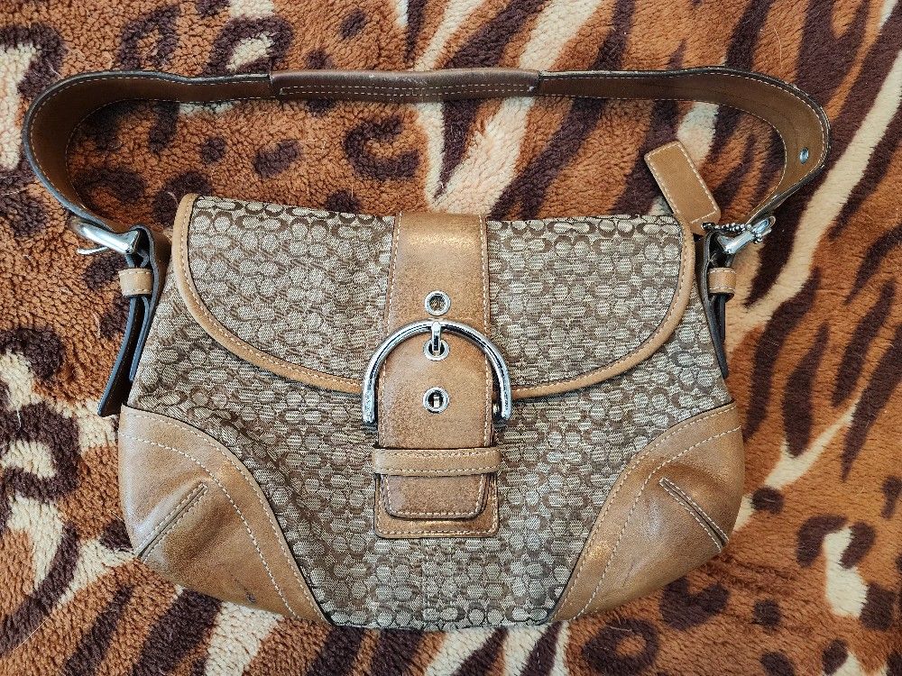 Beige Hobo Coach Purse