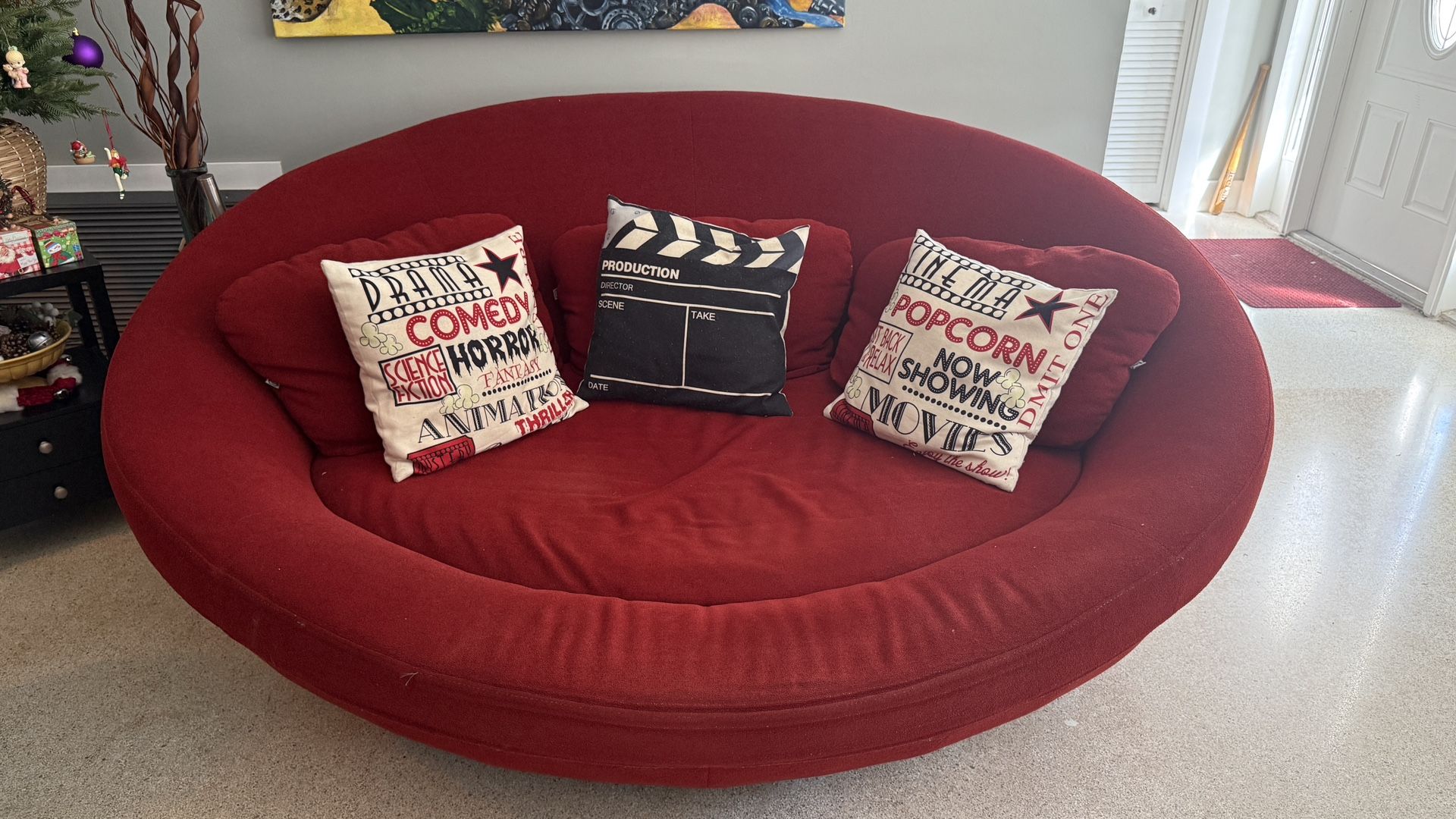 Red Oval Love Seat