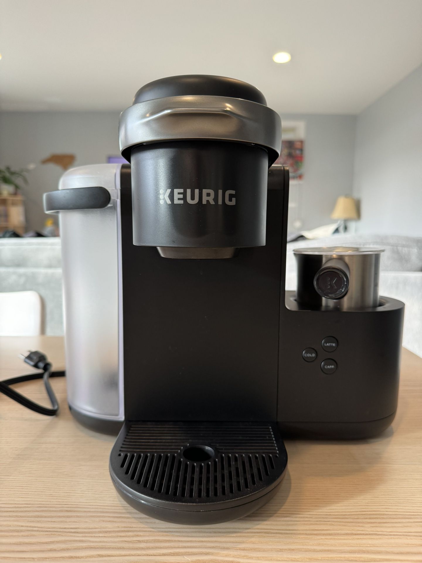 Keurig Coffee machine with reusable capsule cup