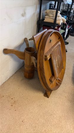Oak Dining Room Table with Leaf