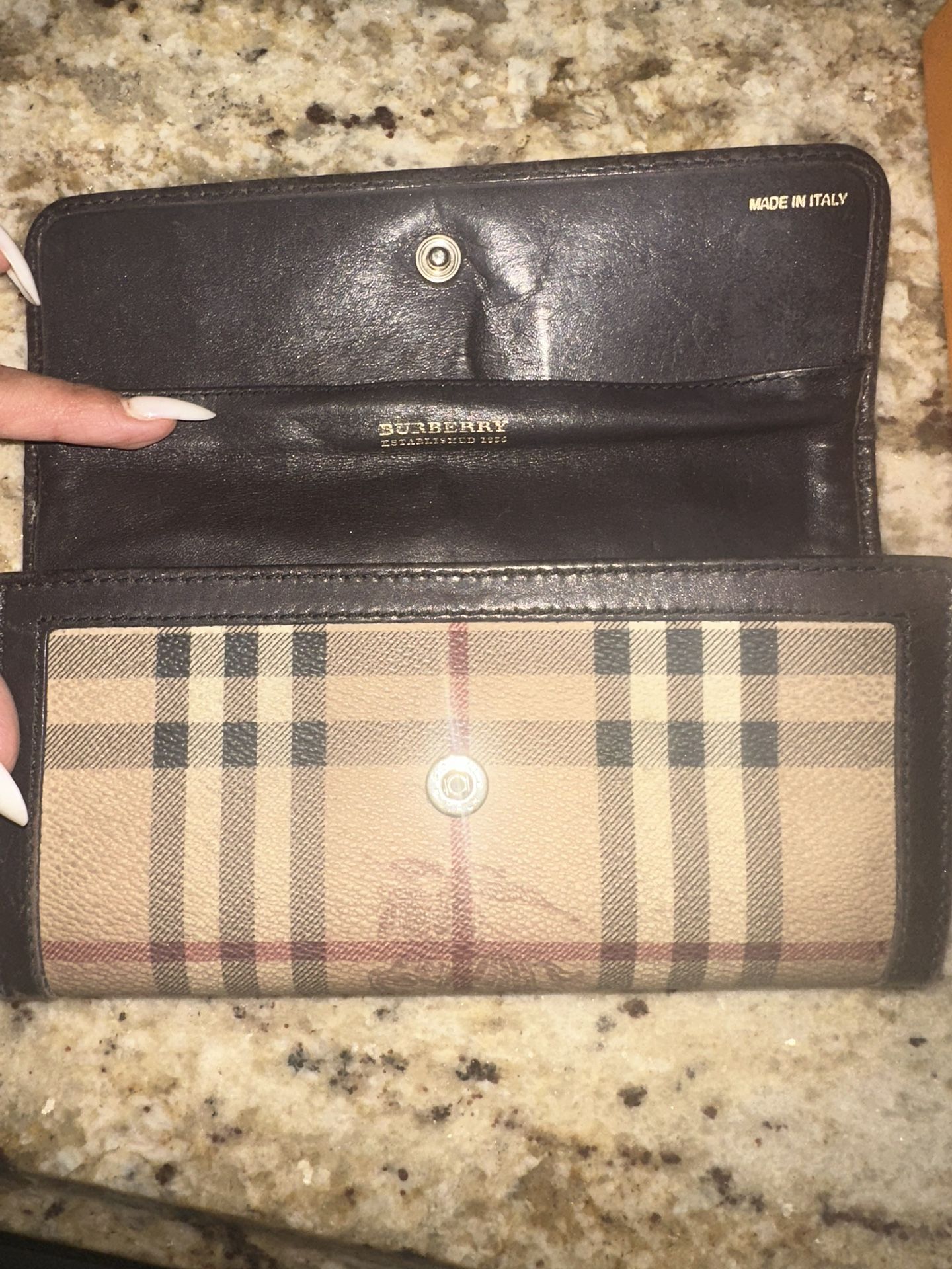 Burberry wallet 