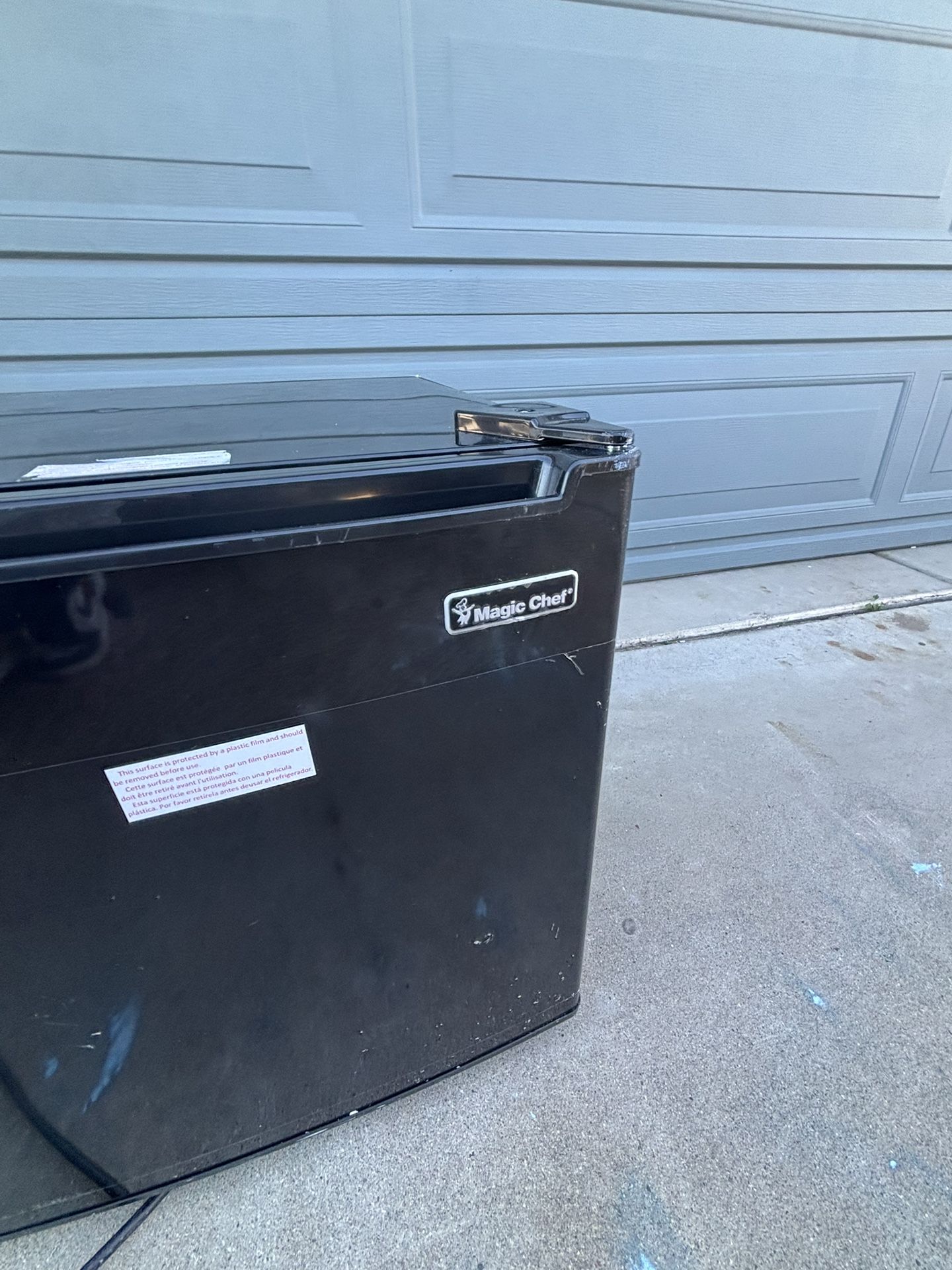 Small Fridge Magic Chef