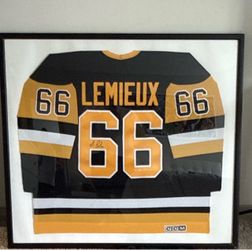 Framed Mario Lemieux #66 Signed CCM Jersey