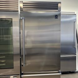 HESTAN 36”WIDE BUILT IN BOTTOM FREEZER REFRIGERATOR 