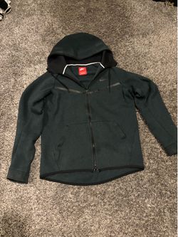 nike tech size small