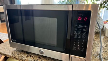Microwave with Grill