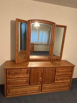 Solid Oak Dresser w/ Tri-Fold Mirror