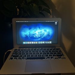 MacBook air 11 Inch 2015 Selling $250