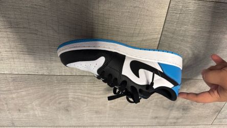 Jordan 1 low OG obsidian UNC size 6.5y