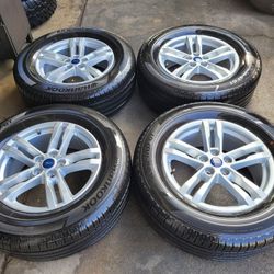FORD EXPLORER OEM STOCK RIMS AND TIRES BRAND NEW 255/65/18 All MATCHING HANKOOK KINERGY GT TIRES IN EXCELLENT CONDITION 

OFF A 2024 FORD EXPLORER 