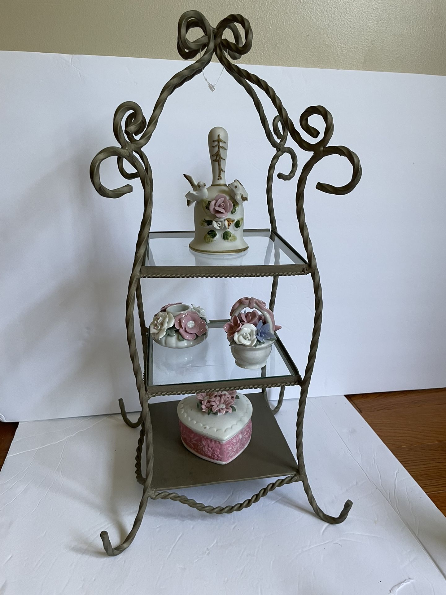 Three - Level Metal/Glass Decorative counter Shelf