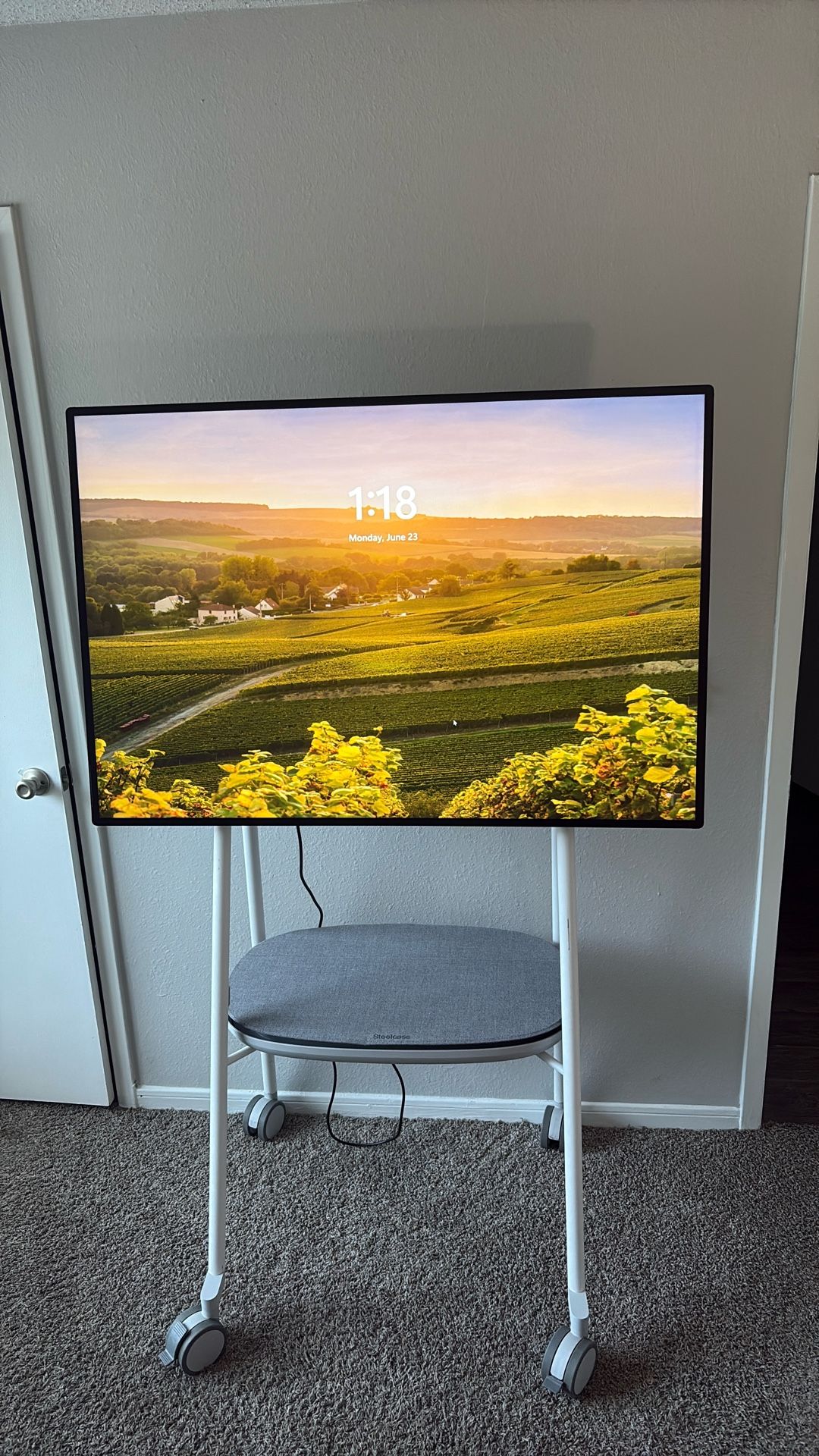 Microsoft Surface Hub 2 – 50” 4K Touchscreen Collaboration Display