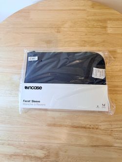 Incase Facet Sleeve for 14 Inch laptop, Navy,