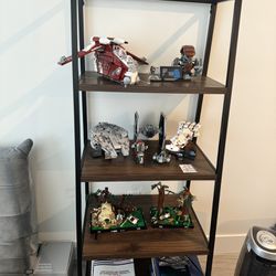 Shelves With Starwars Legos