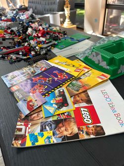 Lot of Loose Vintage (1980s-90s) Legos!