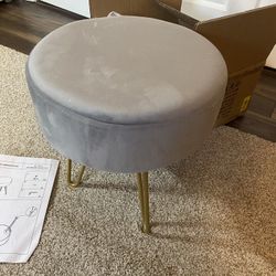 NEW!  SUPER-CUTE  STOOL