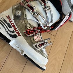 Salomon - Kids Ski Boots - Size 23