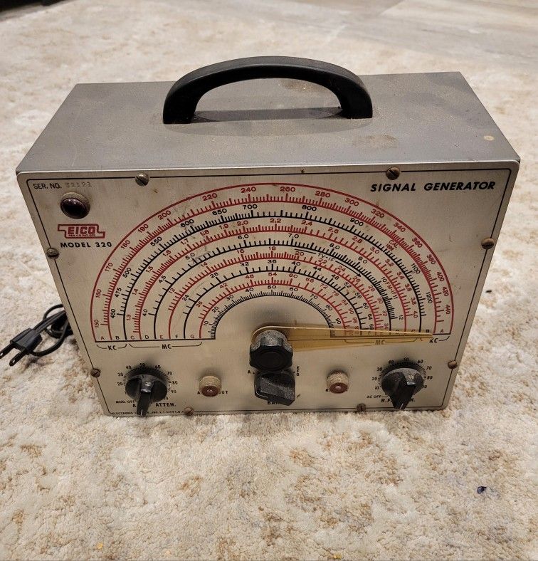 EICO Signal Generator (Model 320)