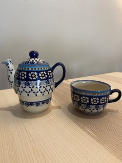Tea pot and mug