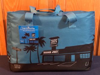 NEW Trader Joe's Large Blue Insulated Shopping Tote Bag Iconic Cooler Beach Picnic 8 Gallon Capacity
