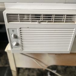 GE 5000 BTU Air Conditioner