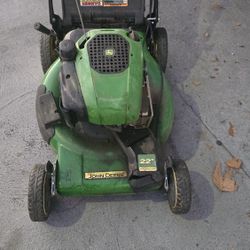 John Deere 22in lawn mower push behind 2 wheel drive in Burbank CA 