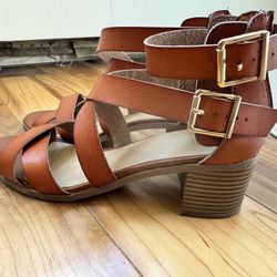 Women Sandal - Size 8.5