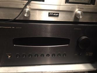 B&K home theater AVR307 Surround Sound Receiver like new