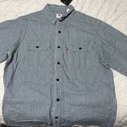 Levi’s Button up 