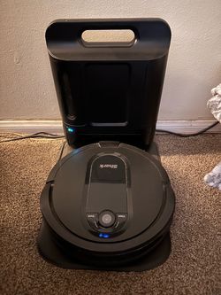 Shark Robot Vacuum with Self-Empty Base