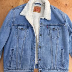 Levis Sherpa Trucker Jacket SIZE L