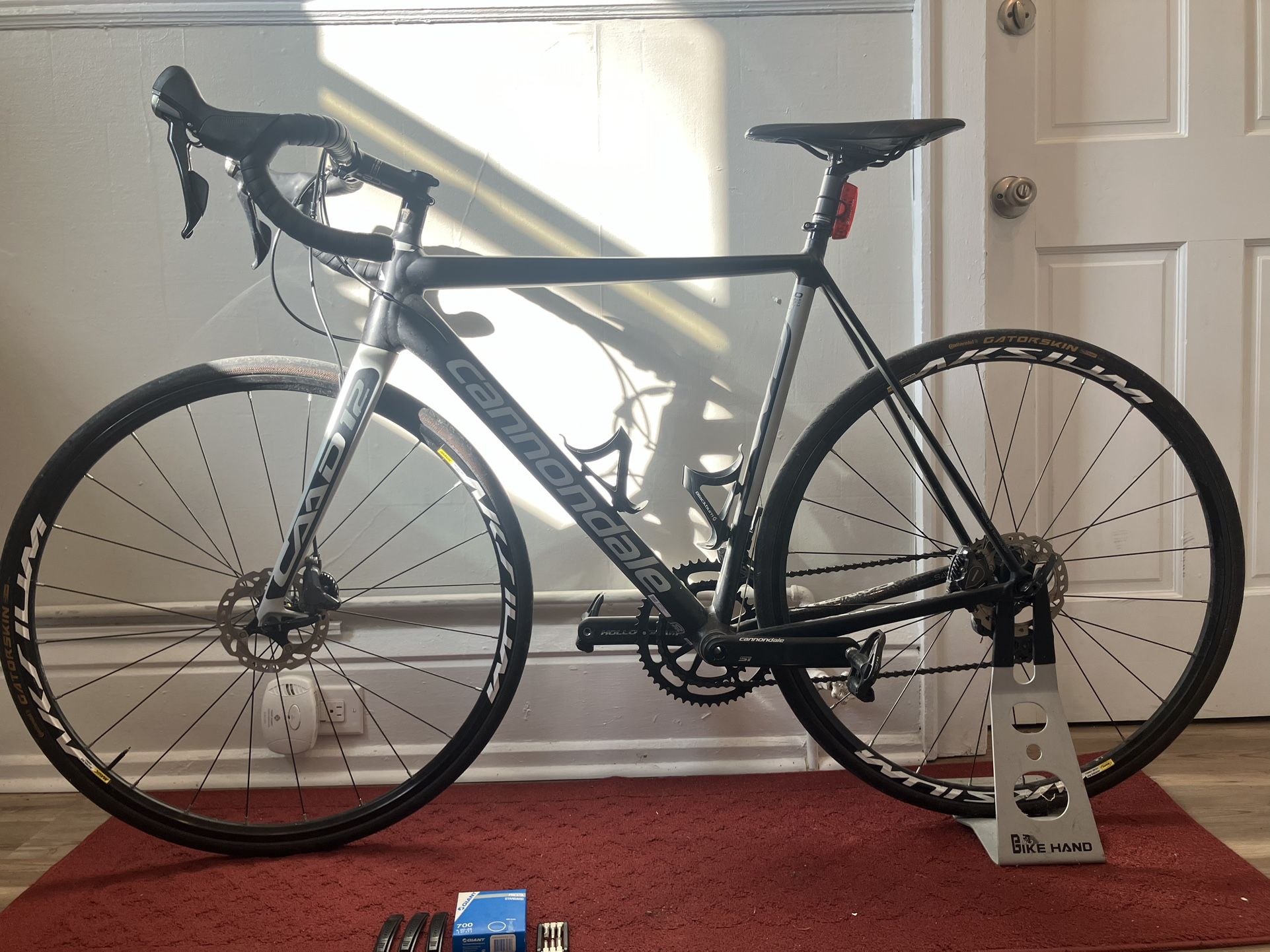 Cannondale CAAD12 Shimano Ultegra Road Bike (Like New!)