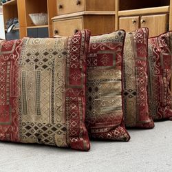 Set Of 4 Beautiful Couch Pillows 