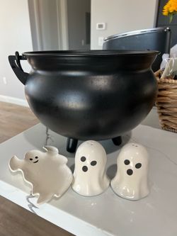 Halloween decor (Make me an offer )