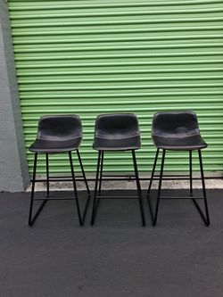 Counter chairs (3)