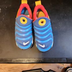 Nike Size 2y