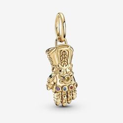 Marvel The Avengers Infinity Gauntlet Dangle Charm