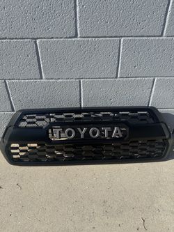 Toyota Tacoma TRD pro grill