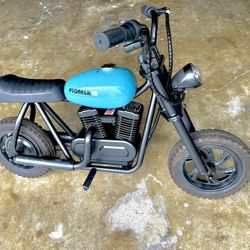 Hyper Gogo Pioneer 12 Kids Electric Motorcycle - NEEDS REPAIR 