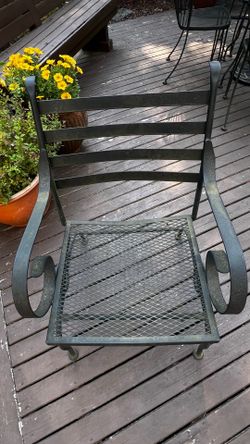 4 metal outdoor black chairs