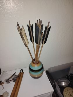Glass vase with arrows