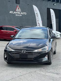 2019 Hyundai ELANTRA SE