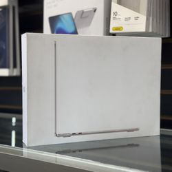 MacBook Air M2 Chip 13 Inch