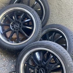 Rines NS, con llantas 225/40ZR18 92W