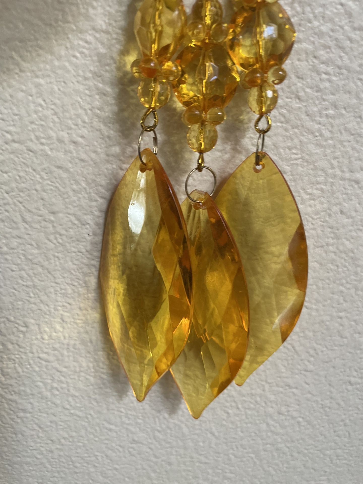 19 Pieces Amber Drops