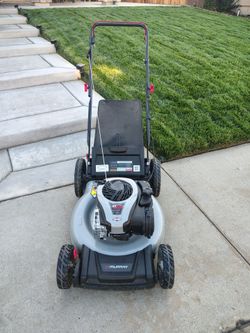 New Murray gas lawnmower mower